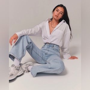 Abercrombie and Fitch 90s Relaxed High Rise Jeans Light-wash size 25 Curve Love